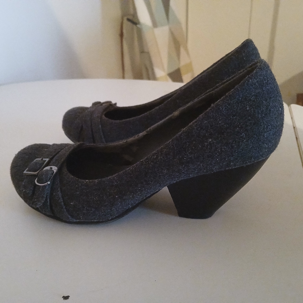 Spring heels - Picture 4 of 6